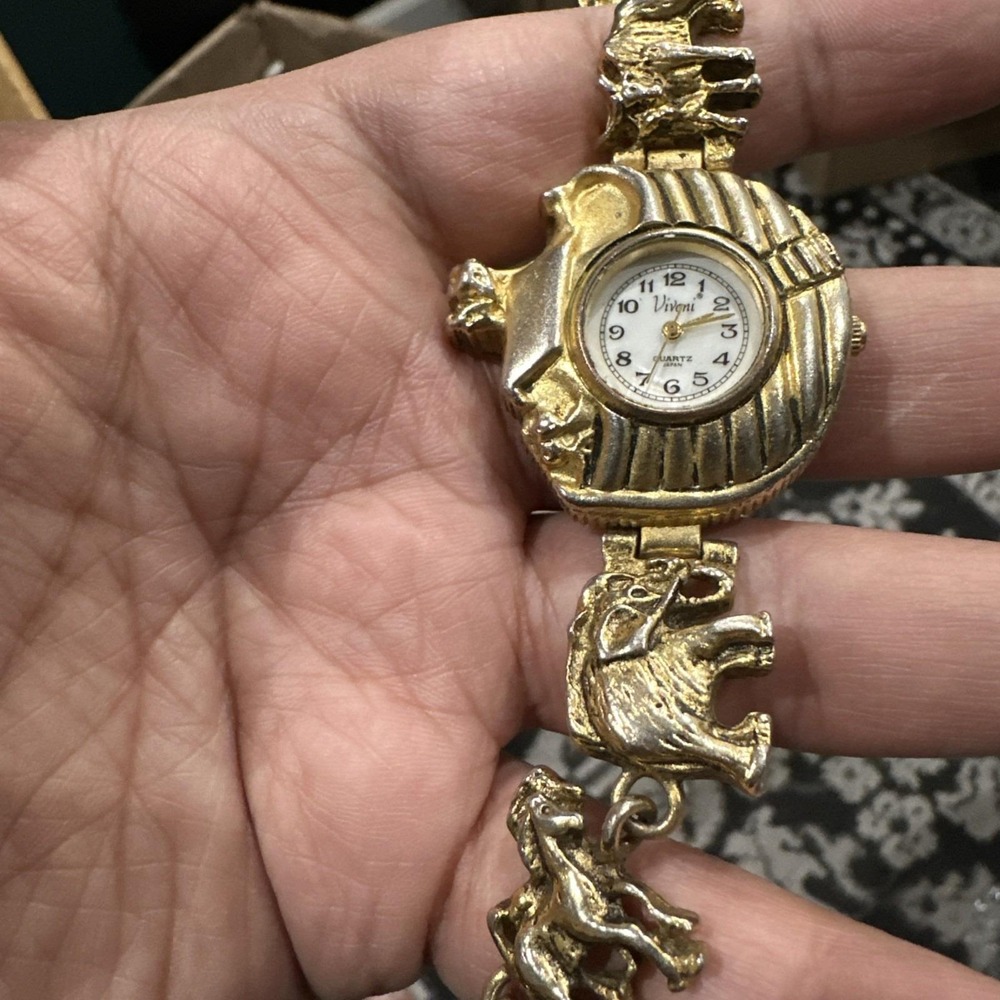 Working Vivani Noah's Arc Watch Women 36mm Gold Tone‎ Animal Band Band Fit 6in